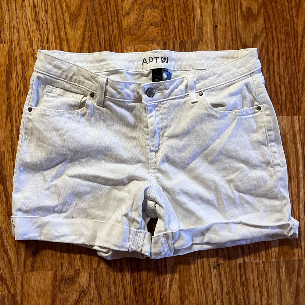 Apt 9 White Denim Shorts Size 10